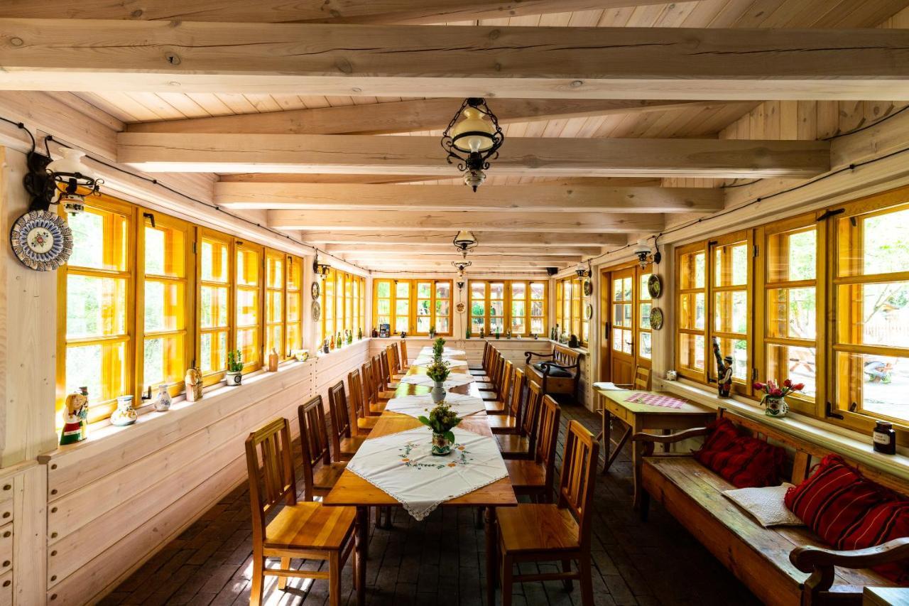 Oberza Pod Zlotym Prosiakiem Hotel Nieborów Kültér fotó